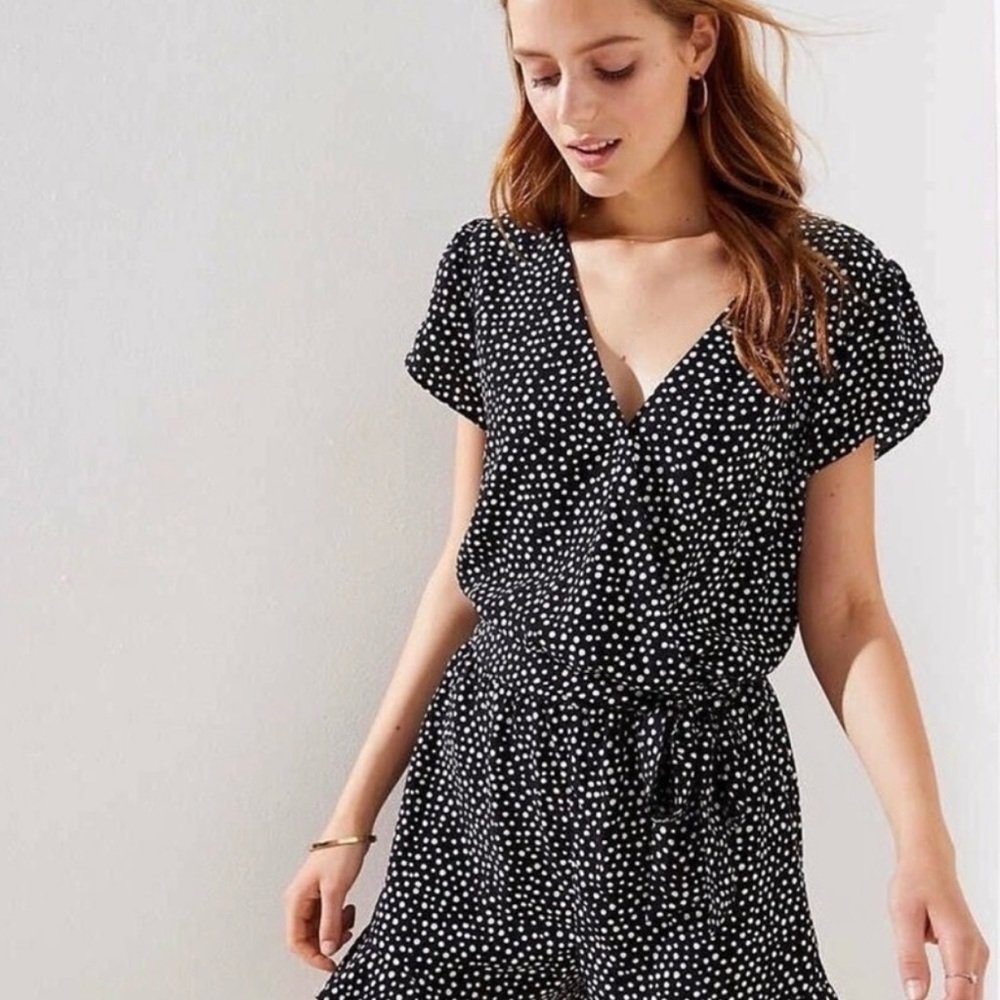 NWT Loft Size Large Black and White Polka Dot Short Sleeve Romper with Pockets